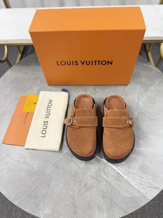 Picture of Louis Vuitton Slippers _SKULVsz35-45jyh07031176